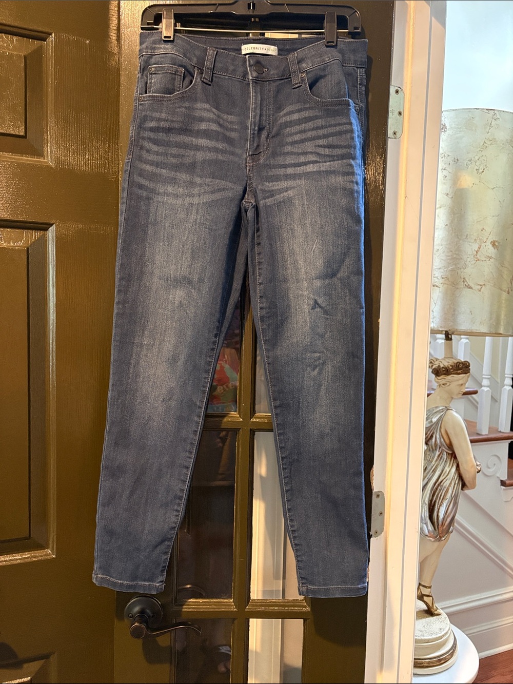 Celebrity Pink Ankle Jeans in Washed Blue